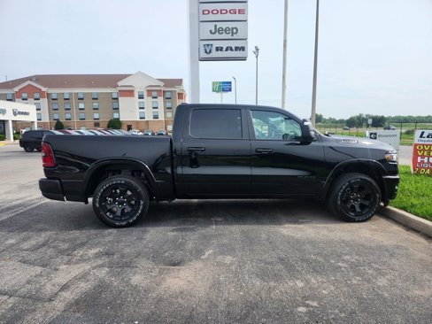 New 2025 RAM 1500 4x4 Crew Cab image 5