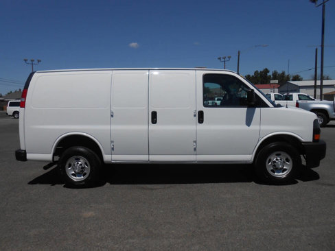 Used 2018 Chevrolet Express 2500 image 2