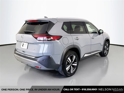 Used 2021 Nissan Rogue SL w/ Premium Package image 5