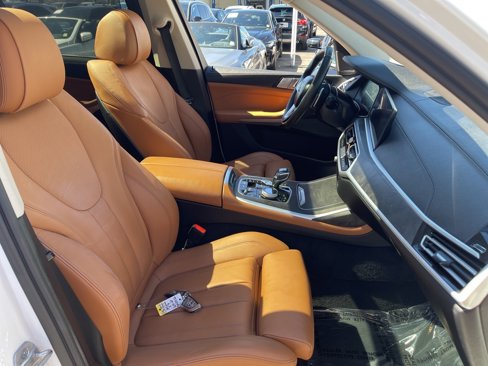 Used 2022 BMW X7 xDrive40i w/ Premium Package image 23