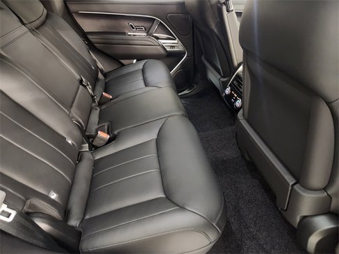 New 2025 Land Rover Range Rover SE image 29