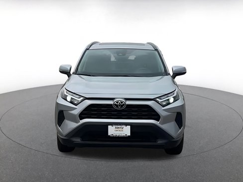 Used 2025 Toyota RAV4 XLE image 4