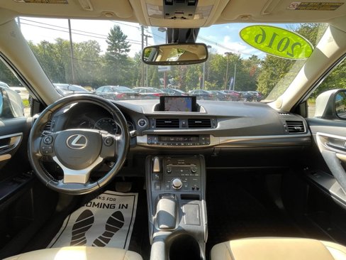 Used 2016 Lexus CT 200h image 18