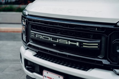 New 2025 Ford F250 Lariat w/ Lariat Ultimate Package image 3
