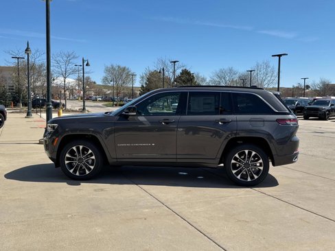 New 2025 Jeep Grand Cherokee Overland w/ Luxury Tech Group IV image 8