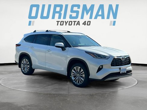 New 2025 Toyota Highlander Platinum image 1