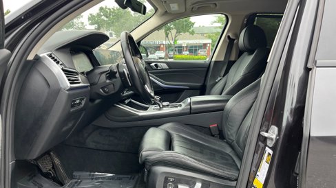 Used 2022 BMW X7 xDrive40i w/ Premium Package image 9