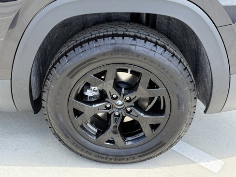 New 2025 Volkswagen Atlas Peak Edition SE image 14