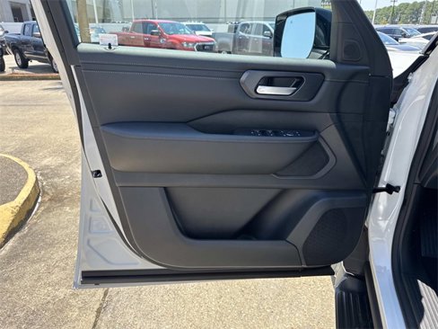New 2026 Nissan Armada SV image 11