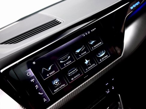 Used 2022 Audi e-tron GT Prestige image 22
