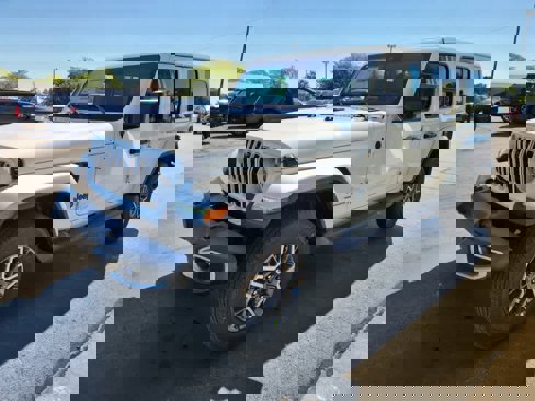 New 2025 Jeep Wrangler Sahara image 7
