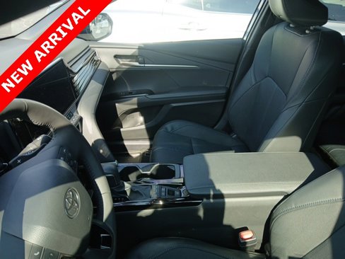 Used 2025 Toyota Camry XSE image 4