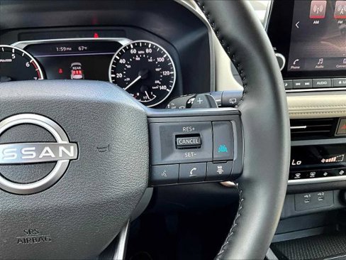 Certified 2025 Nissan Rogue SV image 23