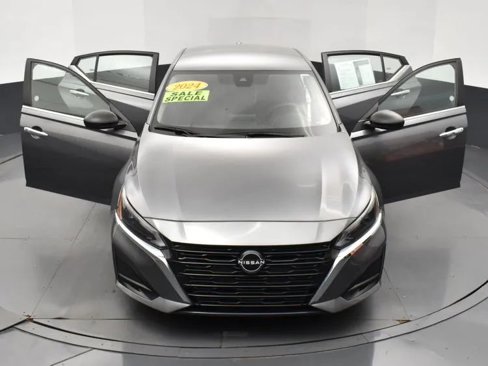 Used 2024 Nissan Altima 2.5 SV image 10