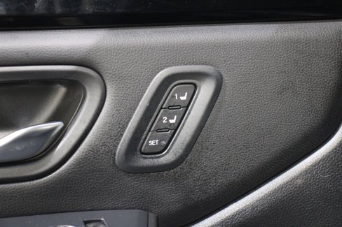 Used 2025 Honda Pilot EX-L image 7