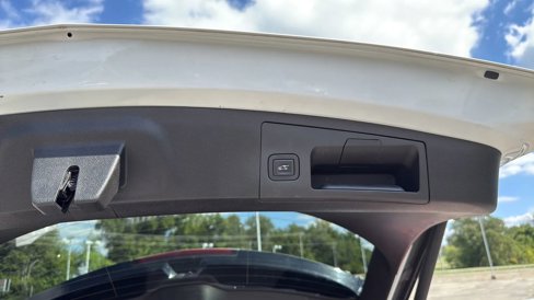 Used 2019 Cadillac XT4 Premium Luxury w/ Enhanced Visibility Package image 12