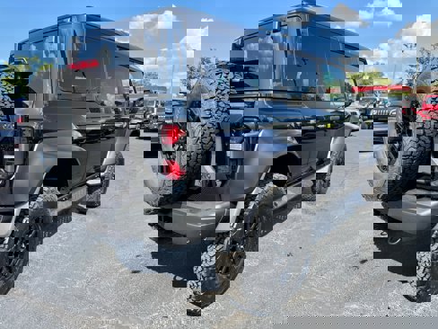 New 2025 Ford Bronco Raptor image 32