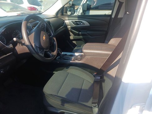 Used 2021 Chevrolet Traverse LS image 5