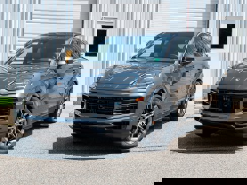 New 2025 Porsche Cayenne Coupe image 1