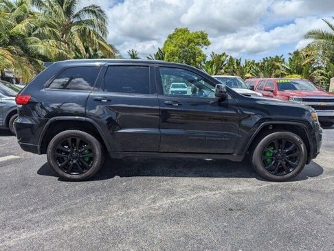 Used 2019 Jeep Grand Cherokee Altitude image 7