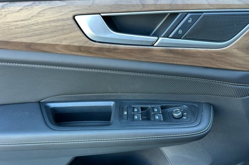 New 2026 Volkswagen Atlas SE image 10