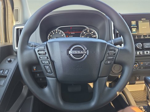 Used 2025 Nissan Frontier SV image 16