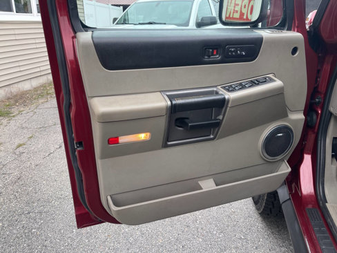 Used 2003 HUMMER H2 w/ Preferred Equipment Group image 9