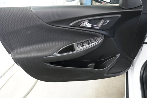 Used 2016 Chevrolet Malibu LT image 18