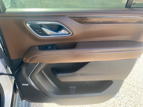 Used 2022 Chevrolet Suburban High Country image 34