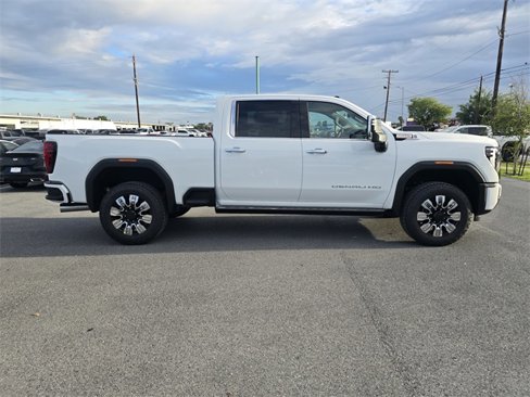 New 2026 GMC Sierra 2500 Denali w/ Denali Reserve Package image 4