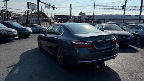Used 2017 Honda Accord Sport Special Edition image 3
