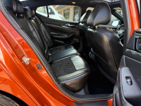 Used 2020 Nissan Maxima SR w/ Sport Mat Group image 13