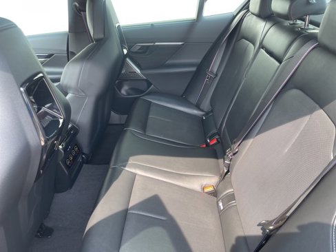 Used 2025 BMW M5 w/ Carbon Package image 12