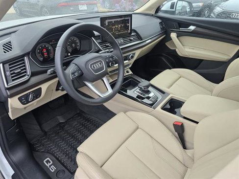 Certified 2025 Audi Q5 2.0T Premium Plus w/ Premium Plus Package image 11