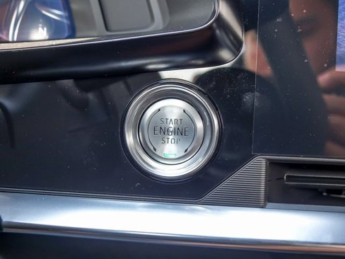 New 2025 Chevrolet Corvette E-Ray image 24