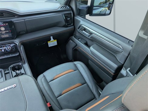 Used 2024 GMC Sierra 2500 AT4 w/ AT4 Premium Plus Package image 17