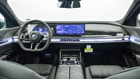 New 2026 BMW 750e xDrive image 16