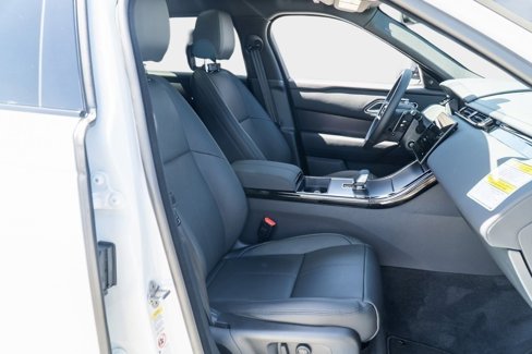New 2026 Land Rover Range Rover Velar Dynamic SE image 19