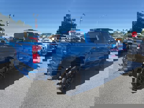 Used 2022 Chevrolet Silverado 1500 Custom image 18