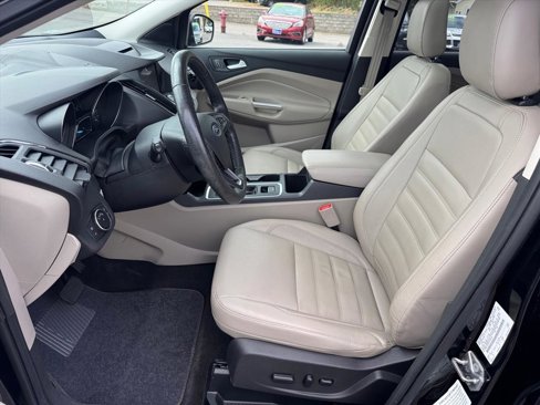 Used 2018 Ford Escape Titanium w/ Ford Safe & Smart Package image 9