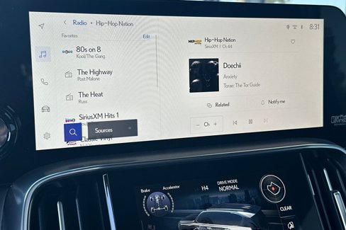 New 2025 Lexus LX 600 4WD w/ Luxury Package image 15