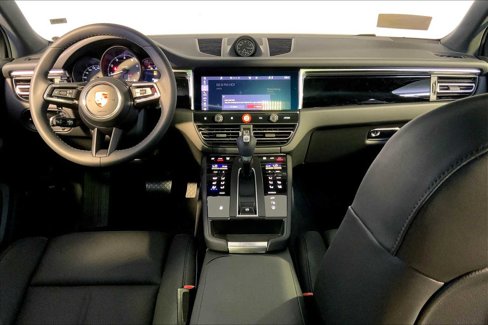 New 2026 Porsche Macan image 14