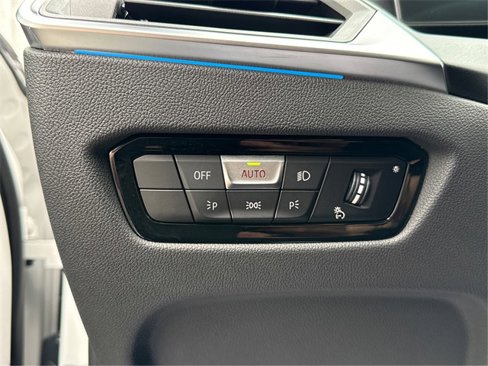 Used 2024 BMW 330i xDrive Sedan w/ Convenience Package image 20