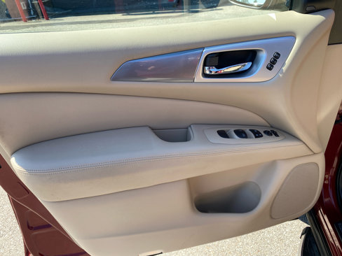 Used 2020 Nissan Pathfinder SL image 13