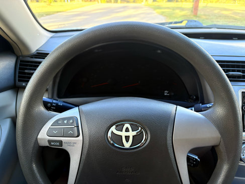 Used 2011 Toyota Camry LE image 49