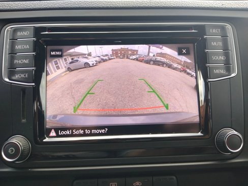 Used 2017 Volkswagen Jetta SE image 18