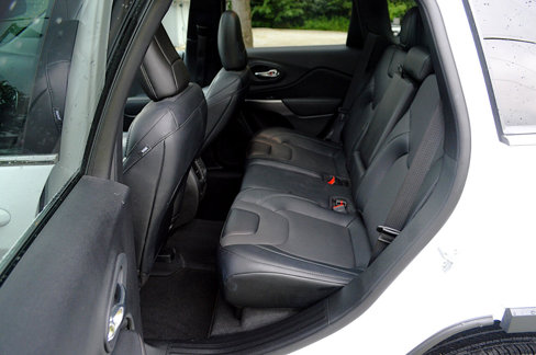 Used 2022 Jeep Cherokee Limited image 14
