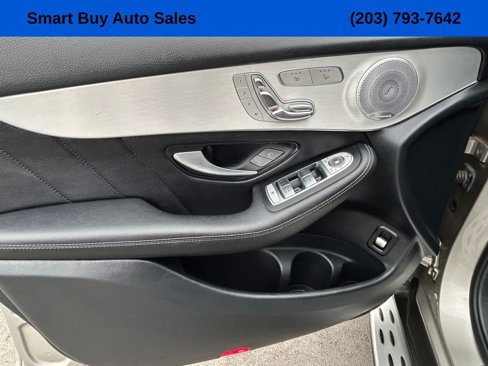 Used 2019 Mercedes-Benz GLC 300 4MATIC image 17