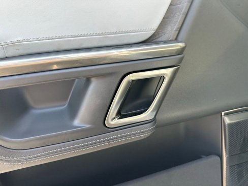 Used 2023 Rivian R1S Adventure image 16