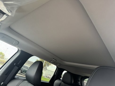 New 2025 Mitsubishi Outlander AWD image 12